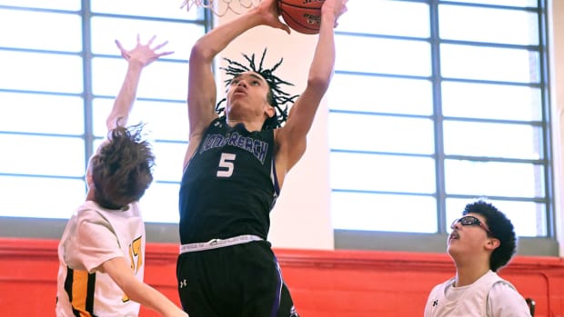 Senior forward RJ Barnes will try to lead Long Reach to the 2024 Class 3A state championship. The Lightning is the No. 1 seed in the South Region II.